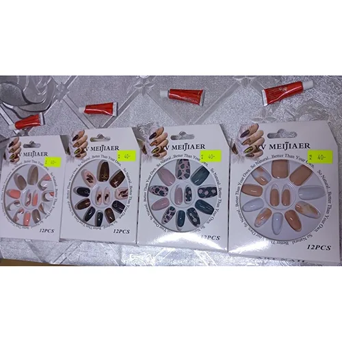 Chiodi falsi con colla «VV MEIJIAER 12 Designer Nails Set» — foto 6 dell'alert SR/03035/25