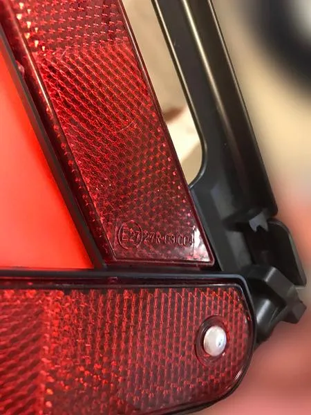 Triangolo di avvertimento «Výstražný trojúhelník» — foto 3 dell'alert A12/0203/19