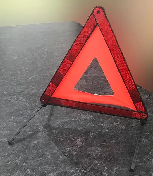 Triangolo di avvertimento «Výstražný trojúhelník» (FILSON)