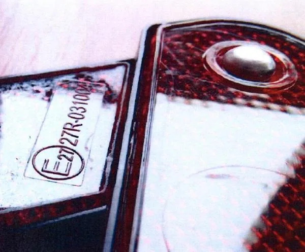 Triangolo di avvertimento «Výstražný trojúhelník» — foto 5 dell'alert A12/0207/19