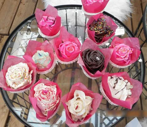 Rose di cera «Wax cupcake dream mix» — foto 1 dell'alert A12/0711/19