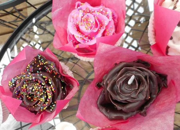Rose di cera «Wax cupcake dream mix» — foto 3 dell'alert A12/0711/19