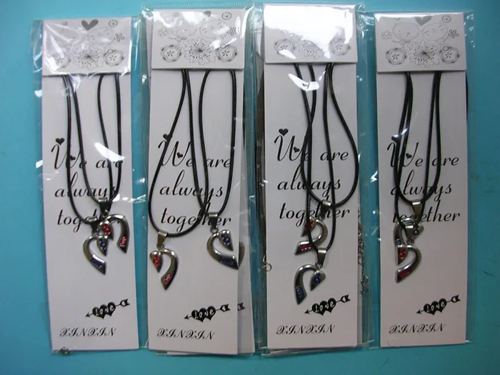 Collana «We are always together» — foto 1 dell'alert A12/01509/20