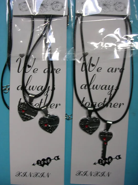 Collana «We are always together» — foto 3 dell'alert A12/01509/20