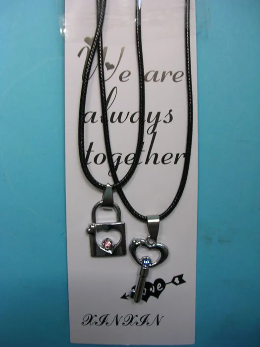 Collana «We are always together» — foto 4 dell'alert A12/01509/20