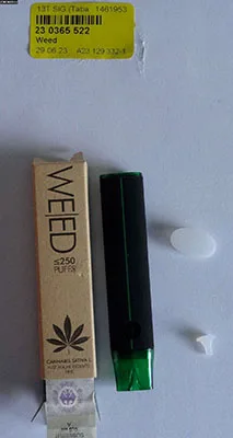 Sigaretta elettronica monouso «Weed» — foto 1 dell'alert A12/02032/23