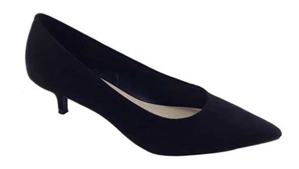 Scarpe da donna «Wide Fit Kitten Heel Court Shoe» (Primark)