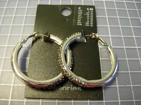 Orecchini «WOMEN´s accessories» — foto 1 dell'alert A12/0753/15