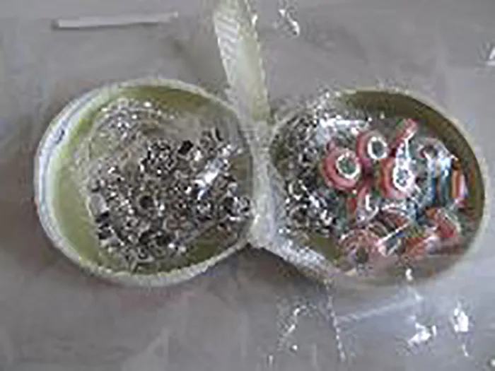 Kit di gioielleria «WONDERFORU Charm Armband Schmuck, DIY Schmuck Schlangenkette Versilberte Perlen» — foto 2 dell'alert A12/00464/21