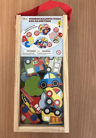Giocattolo di legno «Wooden magnetic pieces»