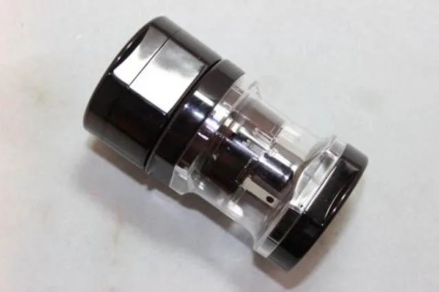 Adattatore della spina di viaggio «World travel adapter set» — foto 2 dell'alert A12/0757/14