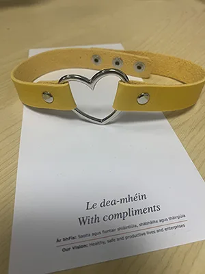 Collare a collo «Yellow punk Leather Neck Chain Collar Heart Love» — foto 3 dell'alert A12/00187/23
